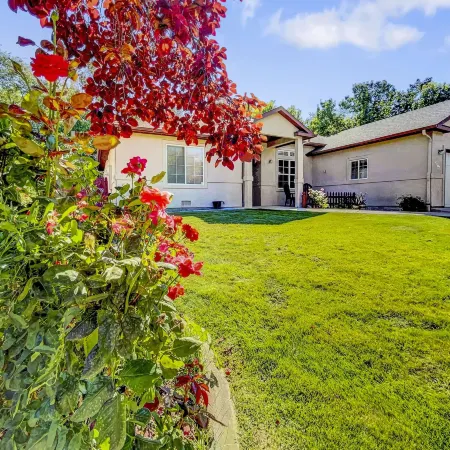Paradise Hills Oasis 4 Bedroom Home