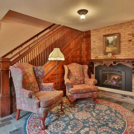 Stone Chalet Bed & Breakfast Inn