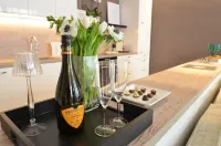 Asante-Design-Apartment Deluxe - Very Central - Homestays