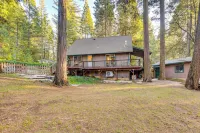 Outdoor Oasis: Modern Nordic Cottage by Lake! فنادق في Alta