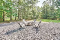 Couples Cabin in Broken Bow ~ 5 Mi to Downtown! - Апартаменты