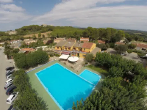 Hotel les Roques Hotele w: Bascara