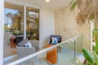 Oceanview Stay Walk to Beach & Snorkel - شرفة