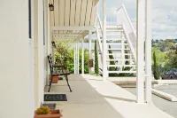 Colonial Lodge Motor Inn