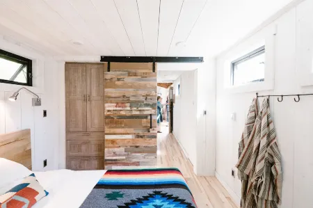 Caravan Outpost