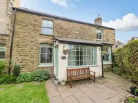 Bank Cottage Hotels near Buxton