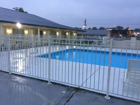 Stay Express Inn & Suites Demopolis Отели в г. Демополис