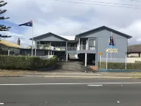 Lakeview Motor Inn Hotels in Caves Beach