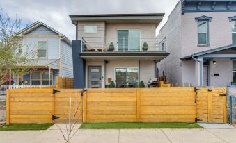 1 Mi to Dtwn Denver: Sleek Duplex w/ Rooftop Deck!
