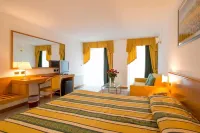 Hotel Capri Bardolino 3S