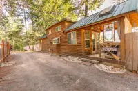 Das Tree Haus 1 Bedroom Home by NW Comfy Cabins by RedAwning