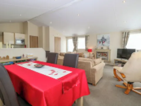 21 Norman Drive Lodge