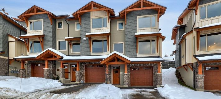 Echo Landing #42 by Bear Country Hotels in Sun Peaks
