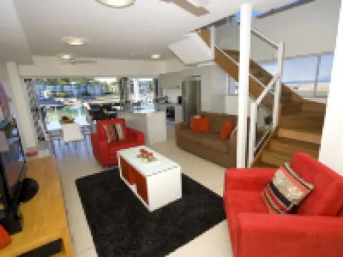 Beachside Magnetic Harbour Apartments Hotels in Nelly Bay