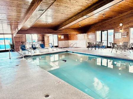 Village Inn on the Lake Отели в г. Ту Риверс