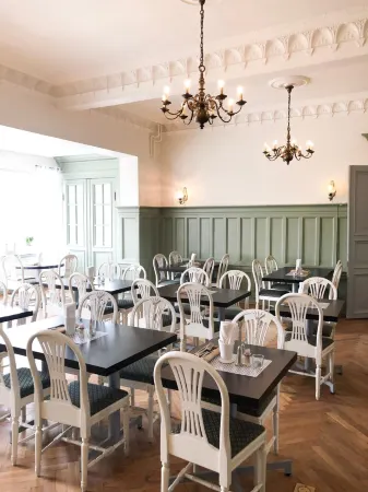 Sjöbo Gästgifvaregård Отели в г. Шебу