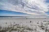 Gulf Shores Condo w/ Pool & Grill: Walk to Beach! - Ocean View