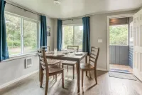 Surf Haven Unit A w/fire pit walking distance to surfing beaches