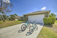 Lanai & Heated Pool: Stunning Cape Coral Getaway - Parkering
