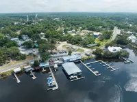 Steinhatchee River Inn and Marina - parking
