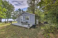 Rustic Retreat Across from Lake Family Friendly! Hotels in Washington