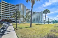 Private Beach Access: Hudson Resort Condo! - Swimmingpools