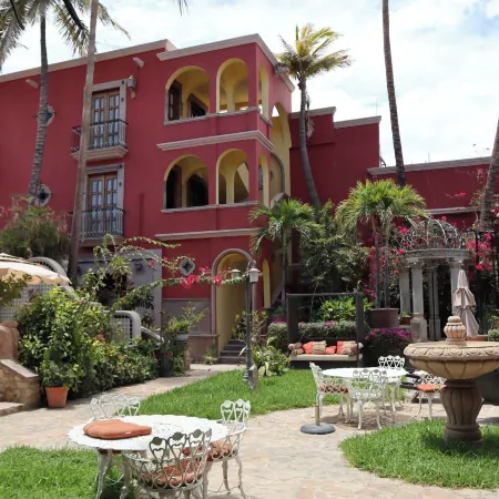 Collection O Casa Bella Hotel Boutique, Cabo San Lucas