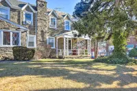 Townhome w/ Porch, 7 Mi to Lincoln Financial Field