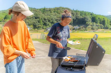 Share Creative&Bed Adonoan