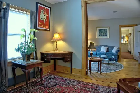 Emilyville Inn Отели в г. Стерлинг-Родон