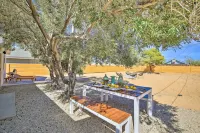 Modern Joshua Tree Bungalow with Fire Pit and BBQ! - 3-Star