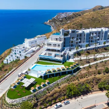 Collection View Free Spa & Padel