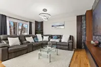 Stylish & Spacious Retreat - with a High tech Movie Theater near DT Minneapolis Hotels in Fridley