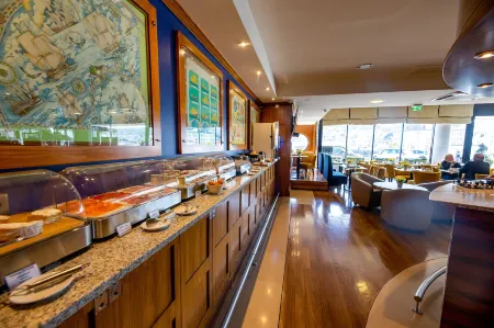 Hotel le Grand Pavois Отели в г. Фекан