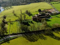 Abbey Farm House Hotels in Brampton