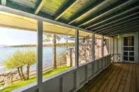 Bayfront Hancock Cottage w/ Beach Access & Views! - Wifi