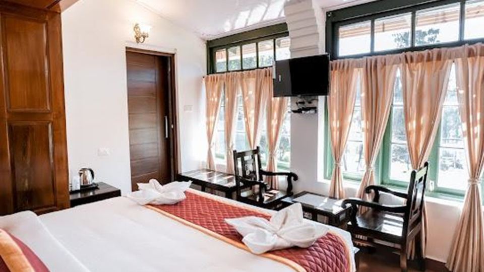 Lakefront Home Hotel