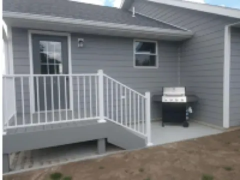 HARVEST COTTAGE Cozy home for family memories in a small town..