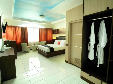 Allisa Resort Hotel Отели в г. Серанг