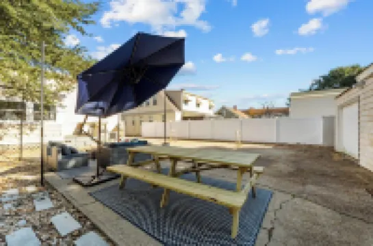 Cozy 3BD Beachfront - Foosball & Yard Games w/ BBQ