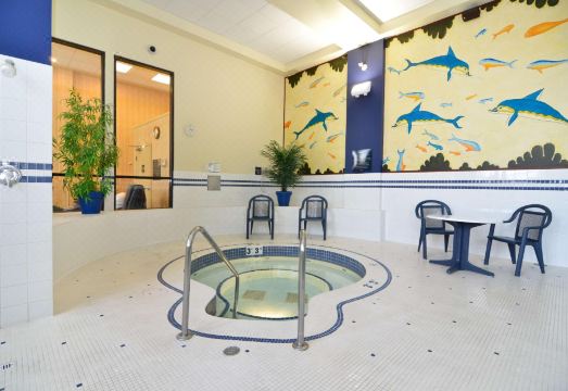 5. 햄프턴 인 & ..