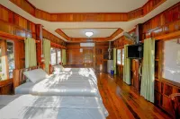 MRK Resort & Massage Hoteles en Mueang Lop Buri District