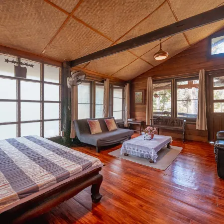 Tharnthong Lodge