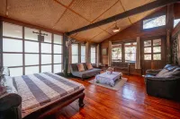 ธารทอง ลอดจ์ Tharnthong Lodge Hotels in Mae On