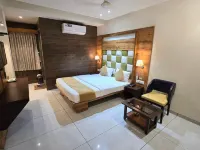 Hotel Viram & Guest House Hotels in Valsad