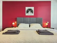 Ruby - Right next to the castle, balcony, PS4 & Stream Hotels in Montabaur