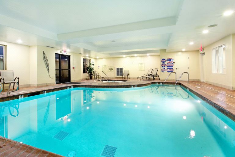 Holiday Inn Express & Suites Lathrop by IHG photo 5