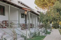 Skafonas Apartments Hotels in Parelia