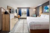 La Quinta Inn & Suites by Wyndham Lexington Park - Patuxent فنادق في سولومونز