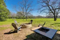 Rusk Retreat w/ Fire Pit, Grill & Countryside View - 2-Star